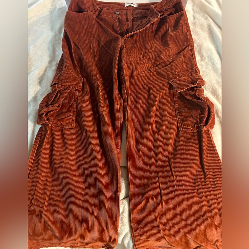 RSQ orange courdoroy pants. Women’s waist size 32.